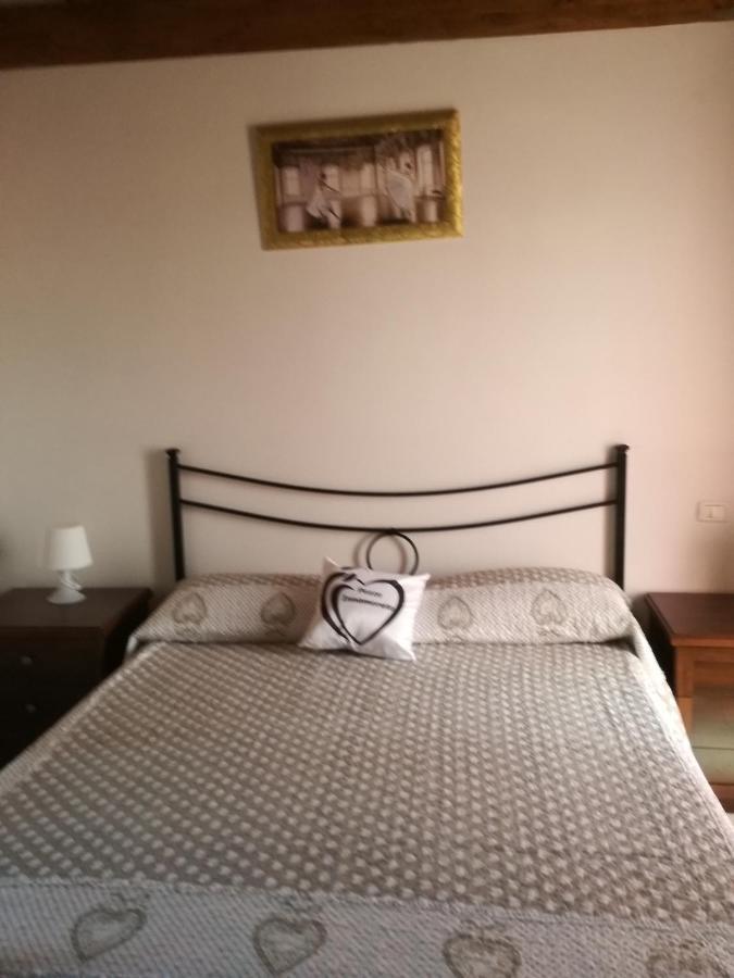 מונטנרו די ביזאצ’ה B&B Pozzo Innamorato מראה חיצוני תמונה