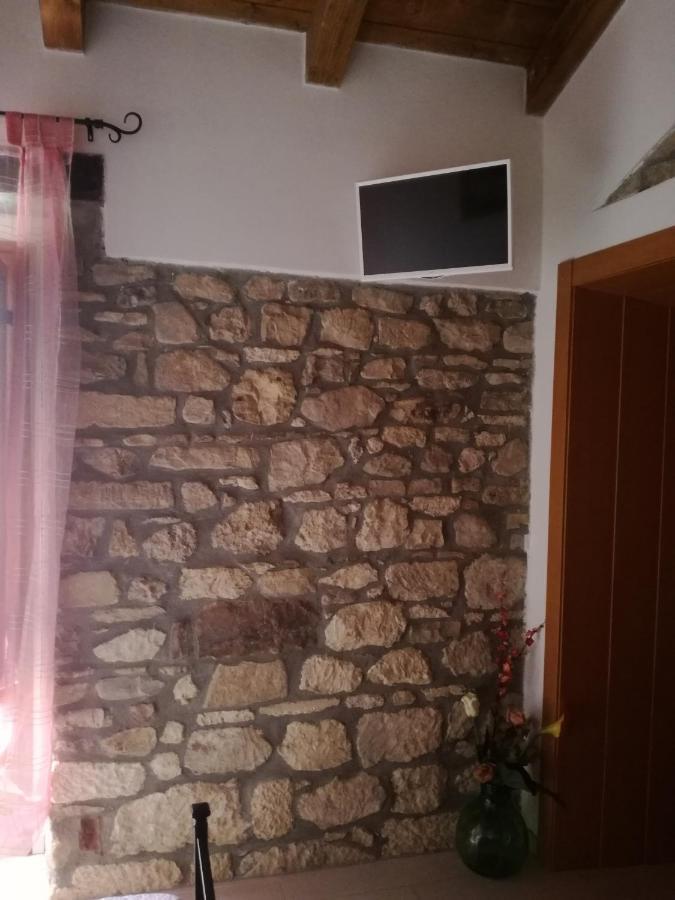 מונטנרו די ביזאצ’ה B&B Pozzo Innamorato מראה חיצוני תמונה