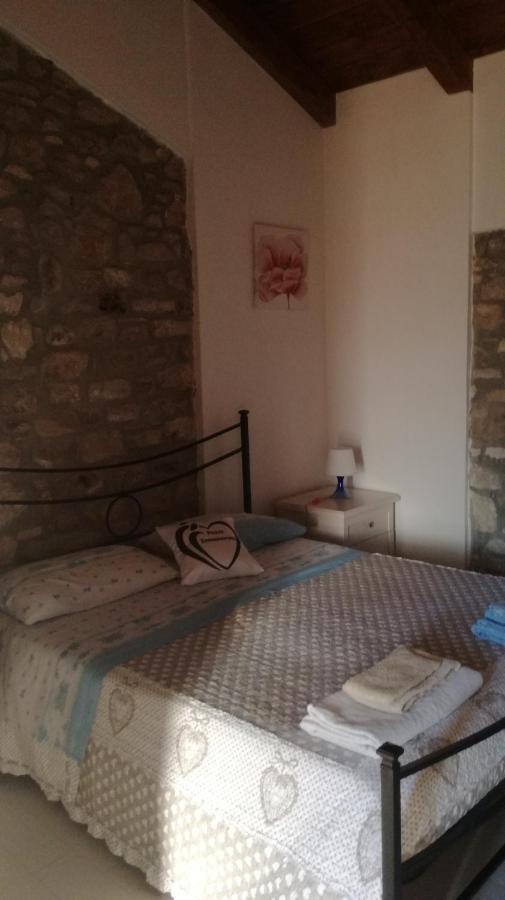 מונטנרו די ביזאצ’ה B&B Pozzo Innamorato מראה חיצוני תמונה